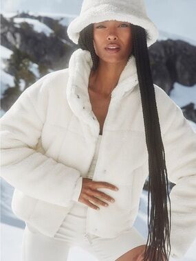 Alo Yoga Snow Angel Sherpa Cropped Puffer Jacket Ivory XS